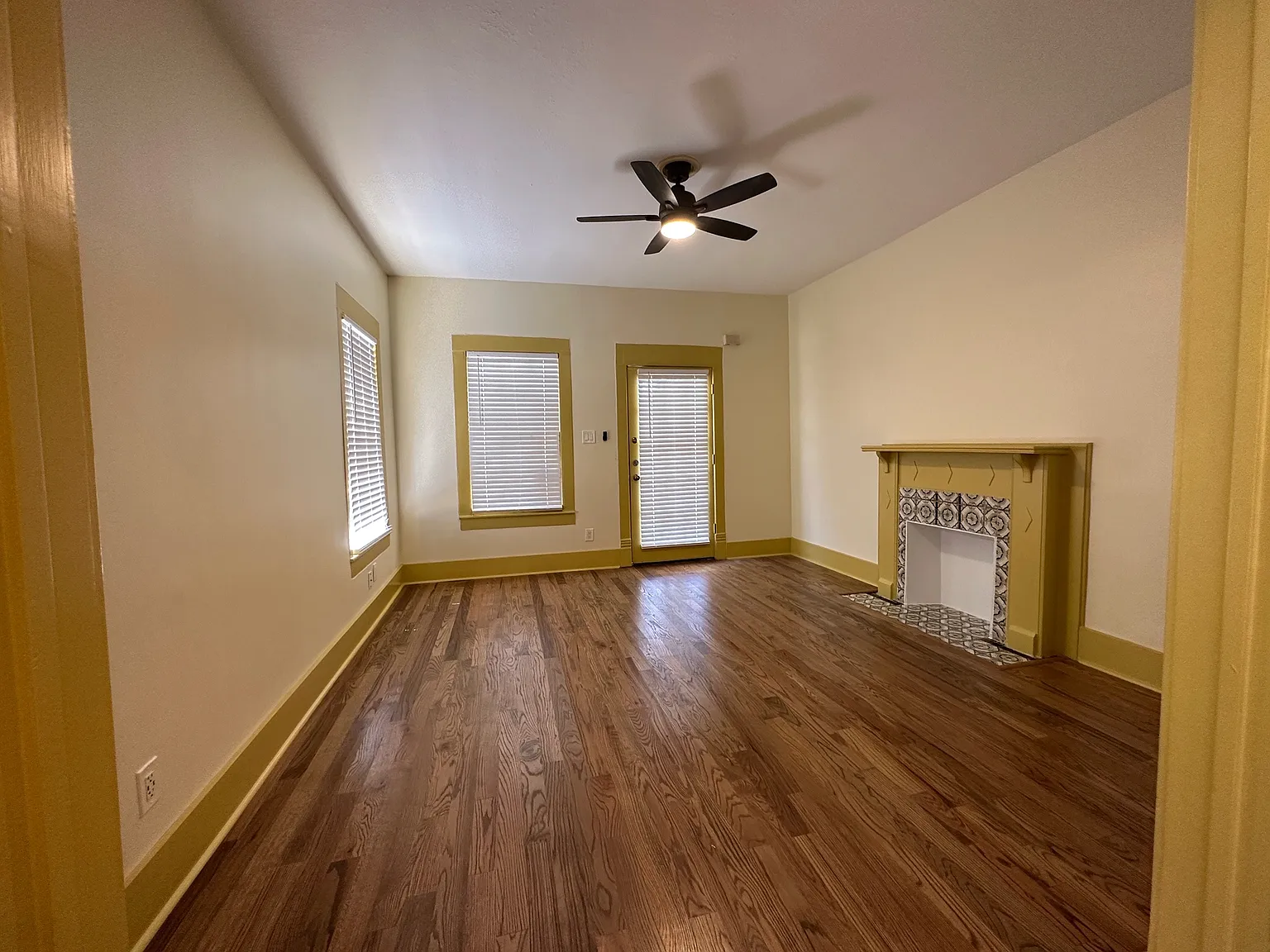1 bed, 1000 sqft, $1,795 — Photo 2