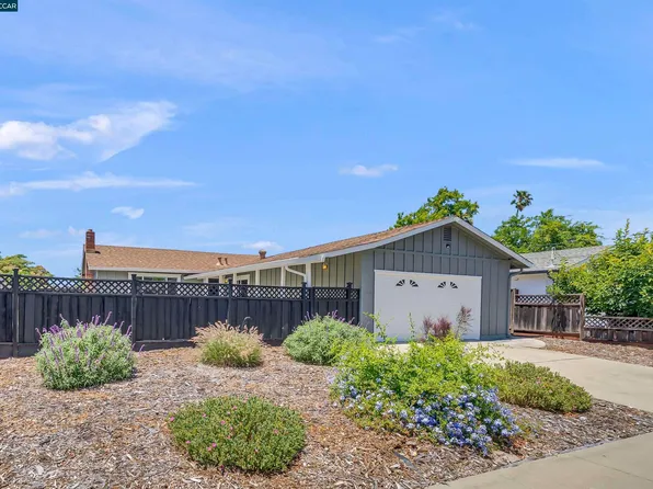 3573 Falcon Dr, Concord, CA 94520