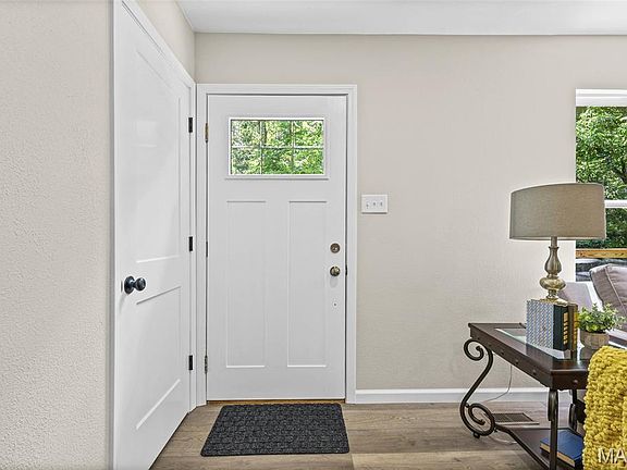 5th image of 601 Boyne St