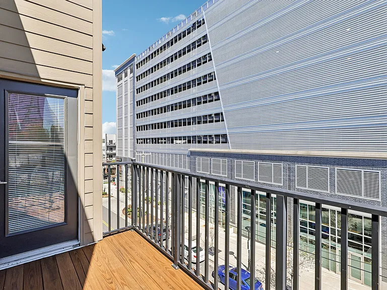 Catherine 36 Apartments — Photo 20