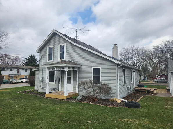 904 Pearl St N, Prescott, WI 54021