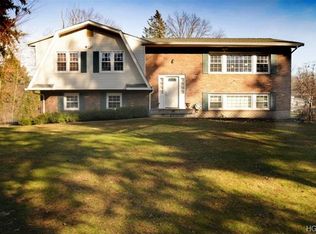 5 Dara Ct, West Nyack, NY 10994