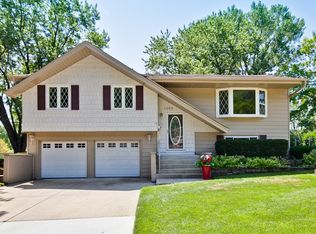 1409 Concord Ln, Schaumburg, IL 60193