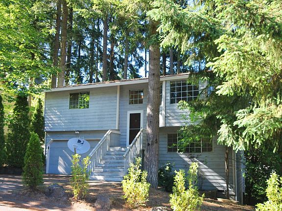 2nd image of 1016 NE Lombard Ct