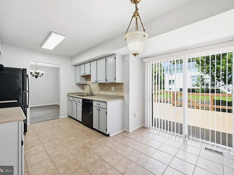 10609 Oxford Ct — Photo 22