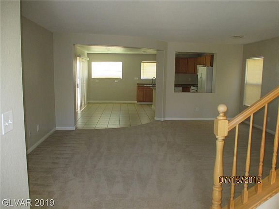 3rd image of 587 Port Talbot Ave
