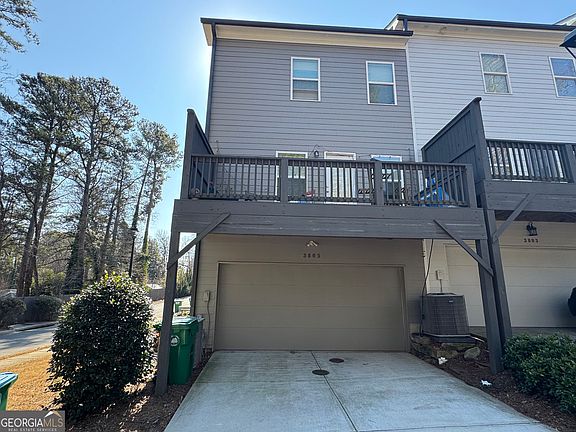3rd image of 3805 Oxford Cir