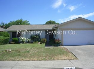 1025 Palmetto Way, Petaluma, CA 94954