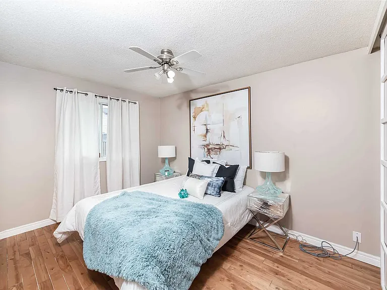 23 Speight Cres — Photo 2