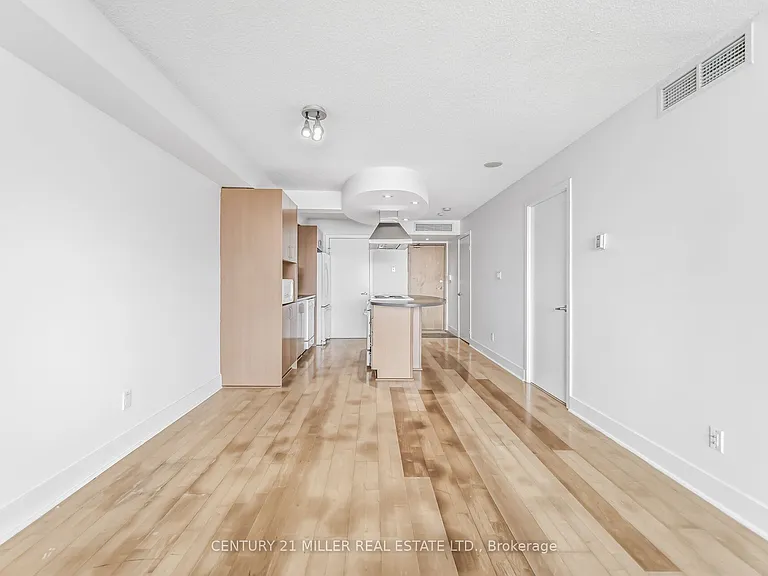 550 Queens Quay W #318 — Photo 10