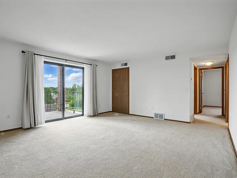 Westgate Apartments — Photo 27