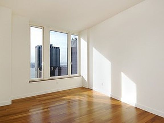 4th image of 15 William St #34E