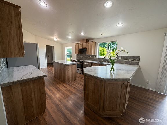 5th image of 3029 Goddard Road SW