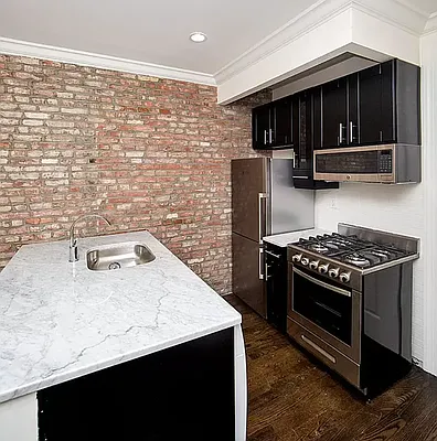 Rented by Avenues Real Estate | media 7