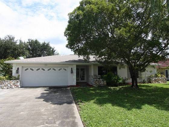 1st image of 2094 Lochmoor Cir