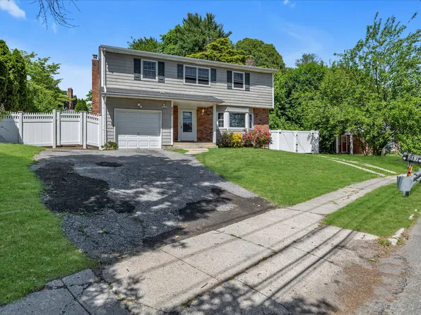 217 Bellerose Ave, East Northport, NY 11731