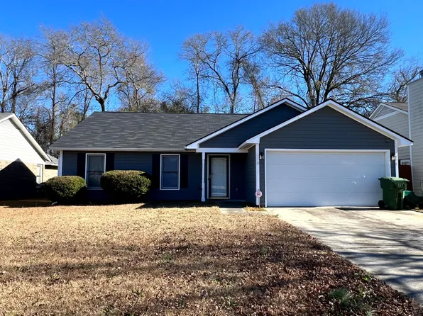 2857 Chillingworth Dr, Fayetteville, NC 28306