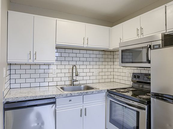 2nd image of 210 S 24th St #10945542