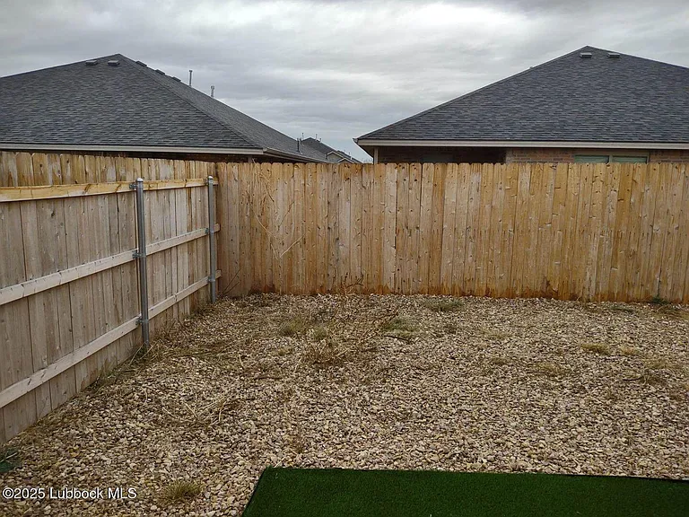 2121 N Jayton Ave #A — Photo 17