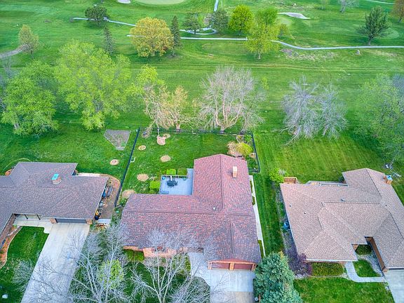 2nd image of 1213 Country Club Dr