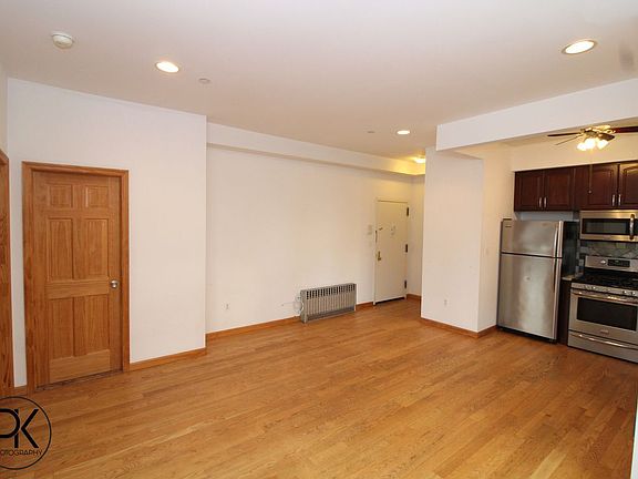 3rd image of 506 Driggs Ave APT 4F