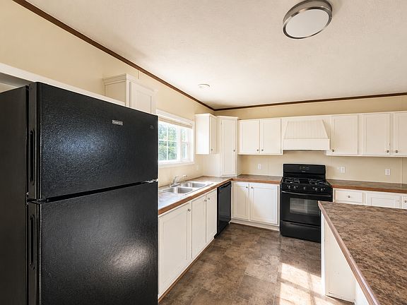 3rd image of 141 Laurel Leah #141B