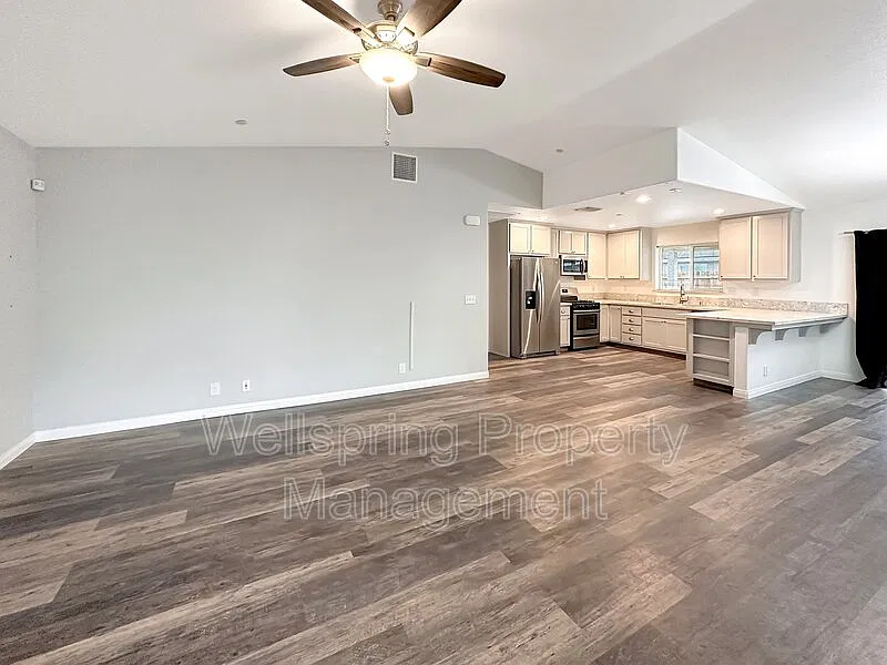 3 bed, 2.0 bath, 1435 sqft, $1,750 — Photo 2