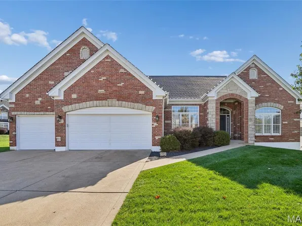 730 Castle Tower Dr, Ballwin, MO 63021