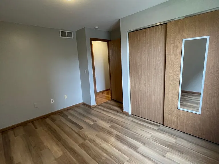 2163 Indianola Ave — Photo 16