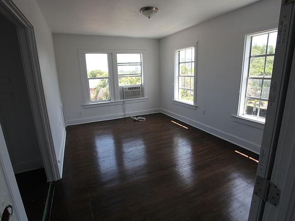 5th image of 177 NE 50th St #1