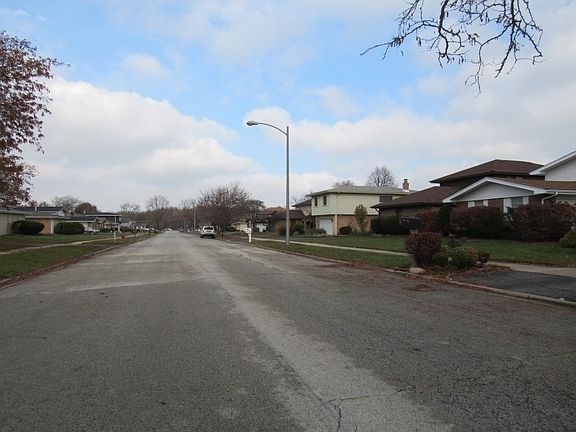 5th image of 17140 Creiger Ave