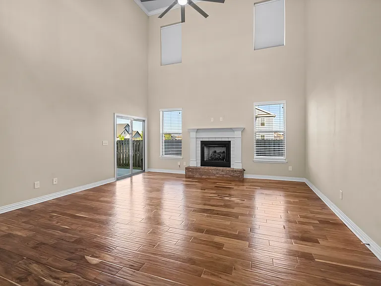 1737 W Broadway Pl — Photo 7