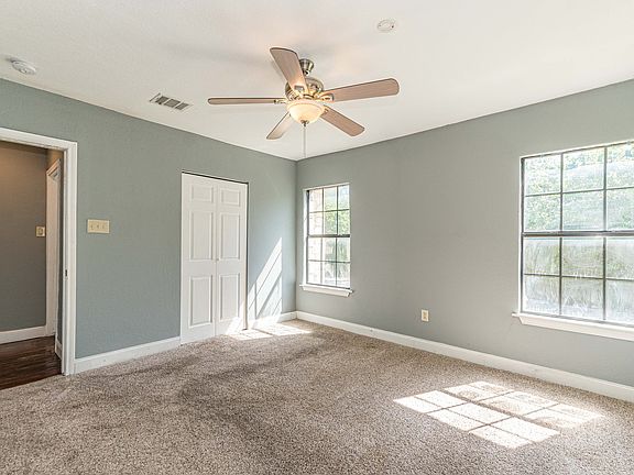 4th image of 315 Thomas Jefferson Dr #1