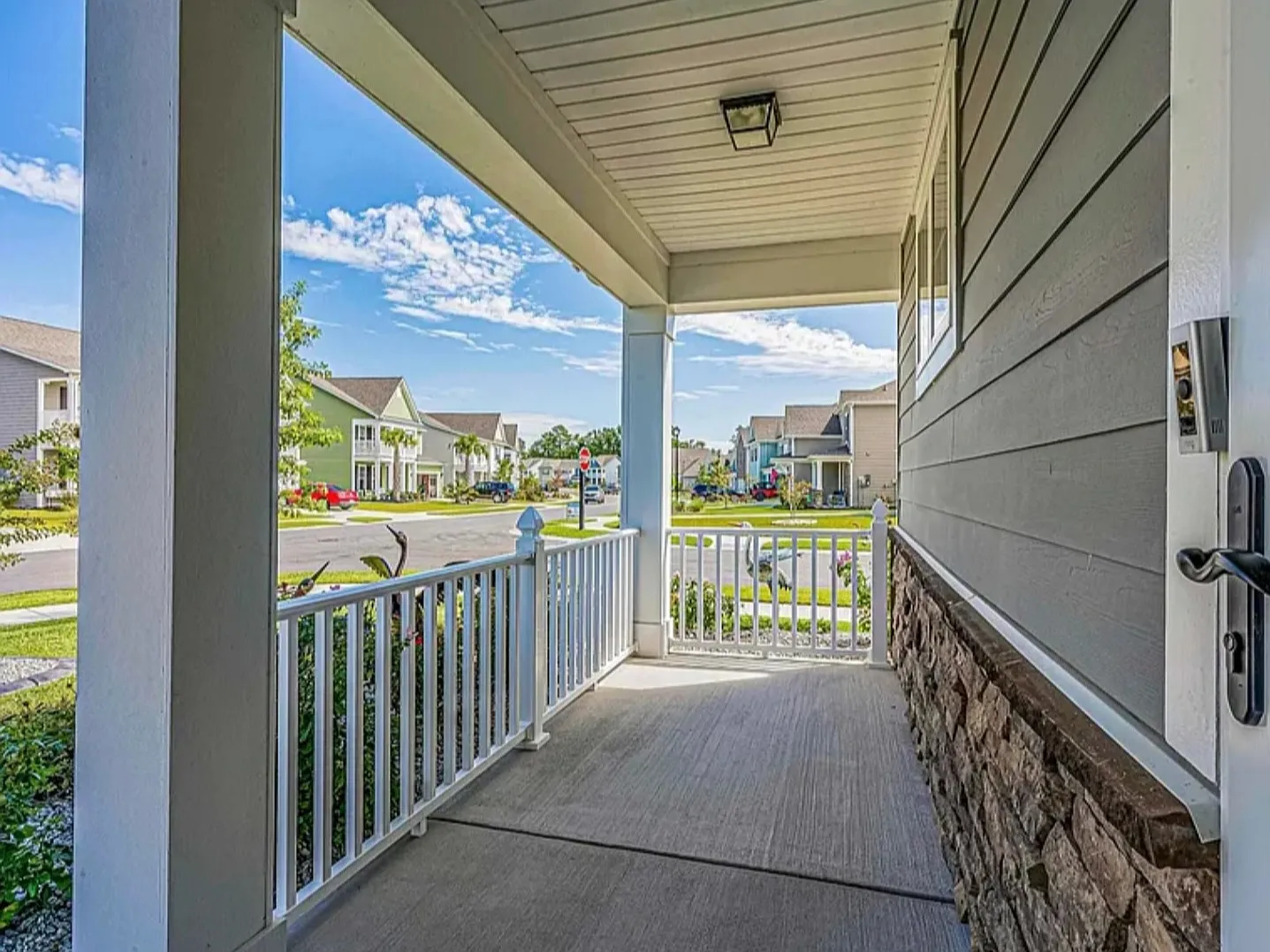 4 bed, 2364 sqft, $3,350 — Photo 3
