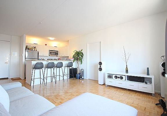 2nd image of 225 8th Ave #10B