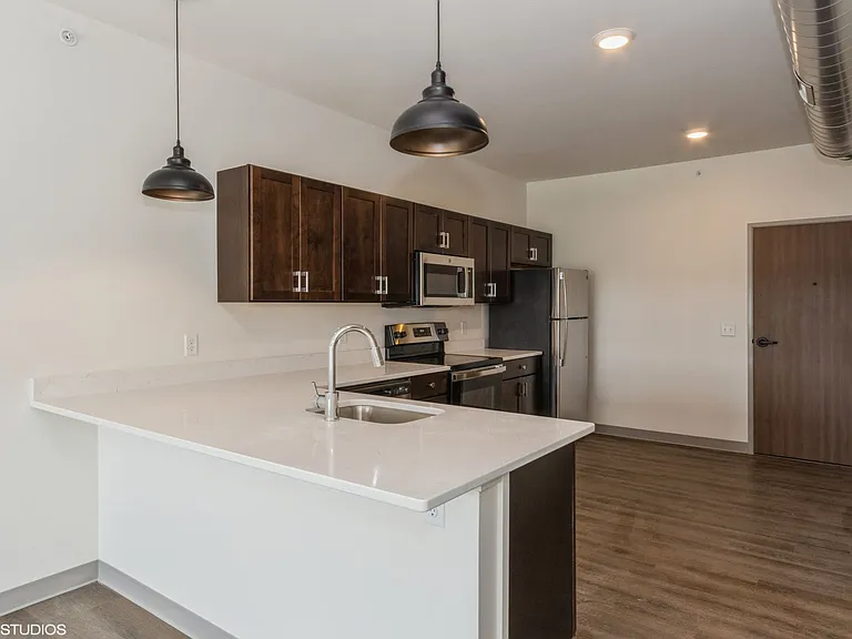 The Leo at the Hub Apartments — Photo 45