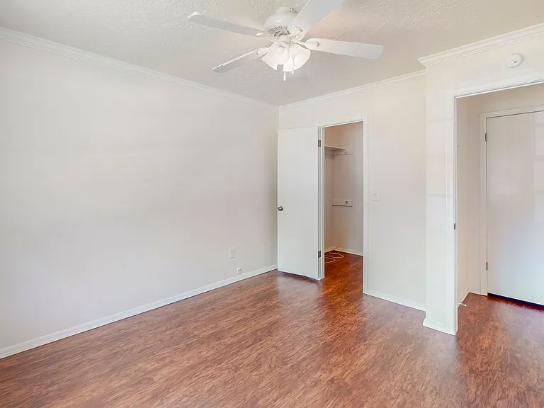 4004 S Maple Ave — Photo 18