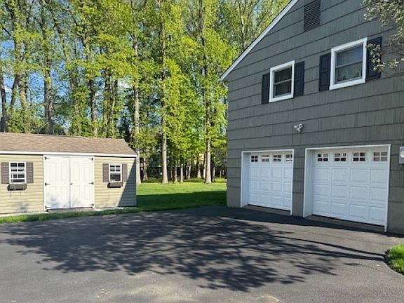 3rd image of 10 Cole Rd