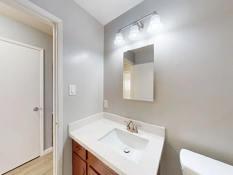 312 Rodeo Ave — Photo 15