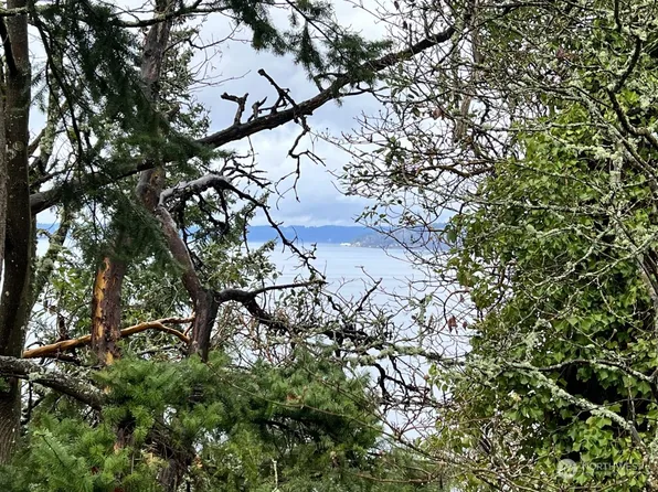 6600 Soundview Drive NE, Tacoma, WA 98422