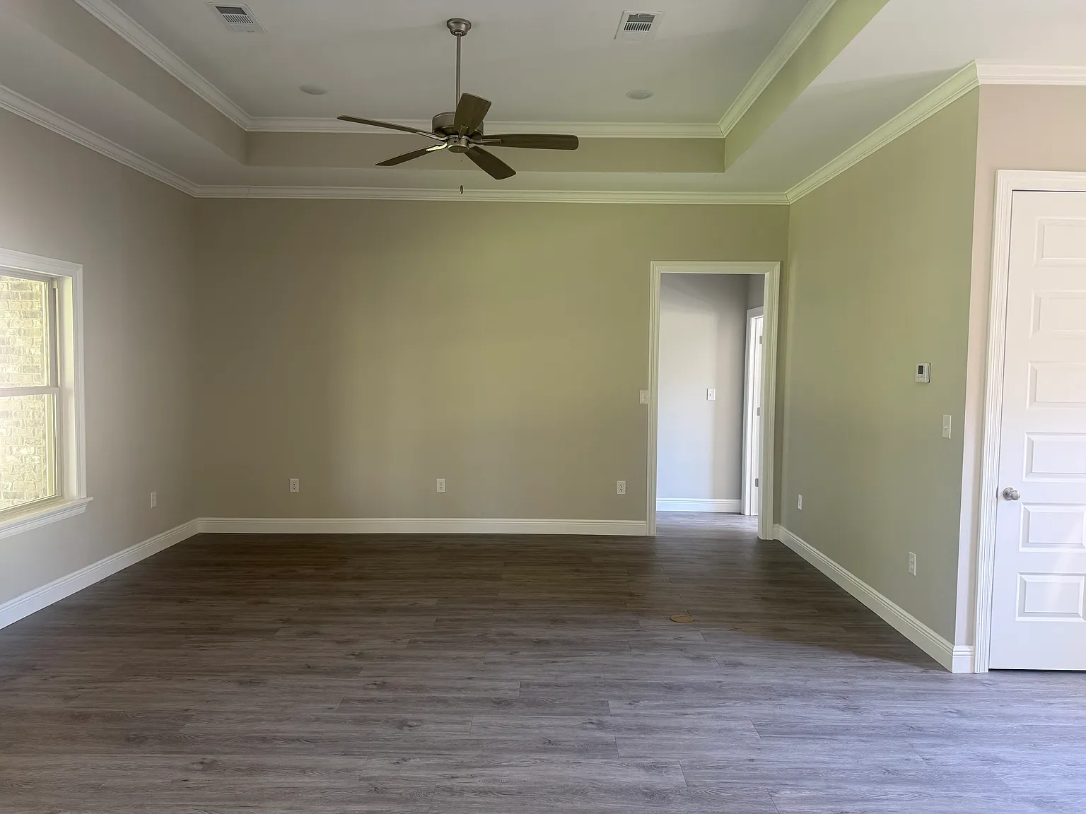 3 bed, 1898 sqft, $2,900 — Photo 4