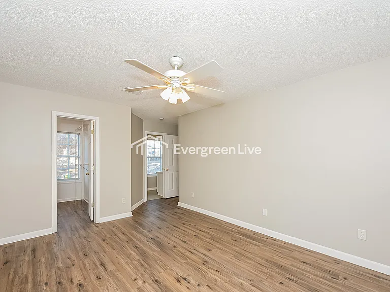 217 Autumn Woods Dr — Photo 10