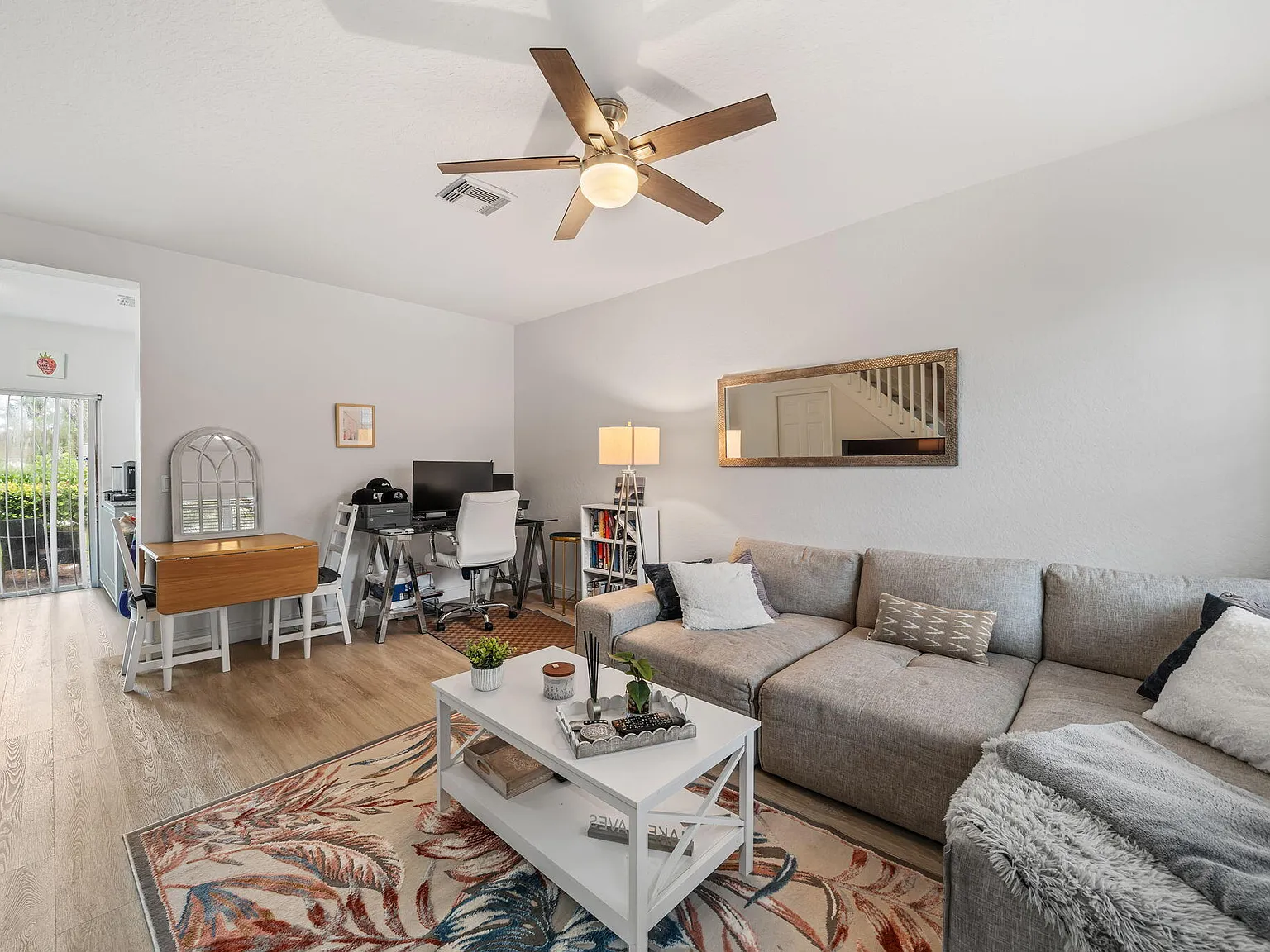 2 bed, 2.5 bath, 1062 sqft, $2,900 — Photo 4