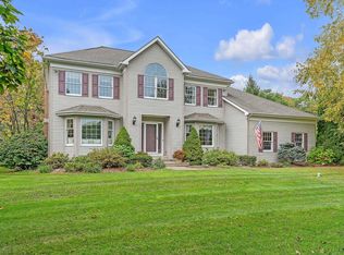 280 Maeck Farm Rd, Shelburne, VT 05482