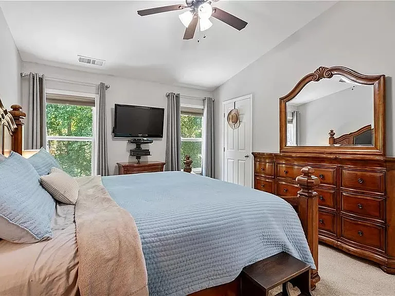 5825 Weddington Dr — Photo 21