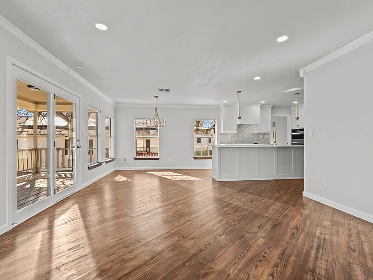 1701 E Lake Dr — Photo 10