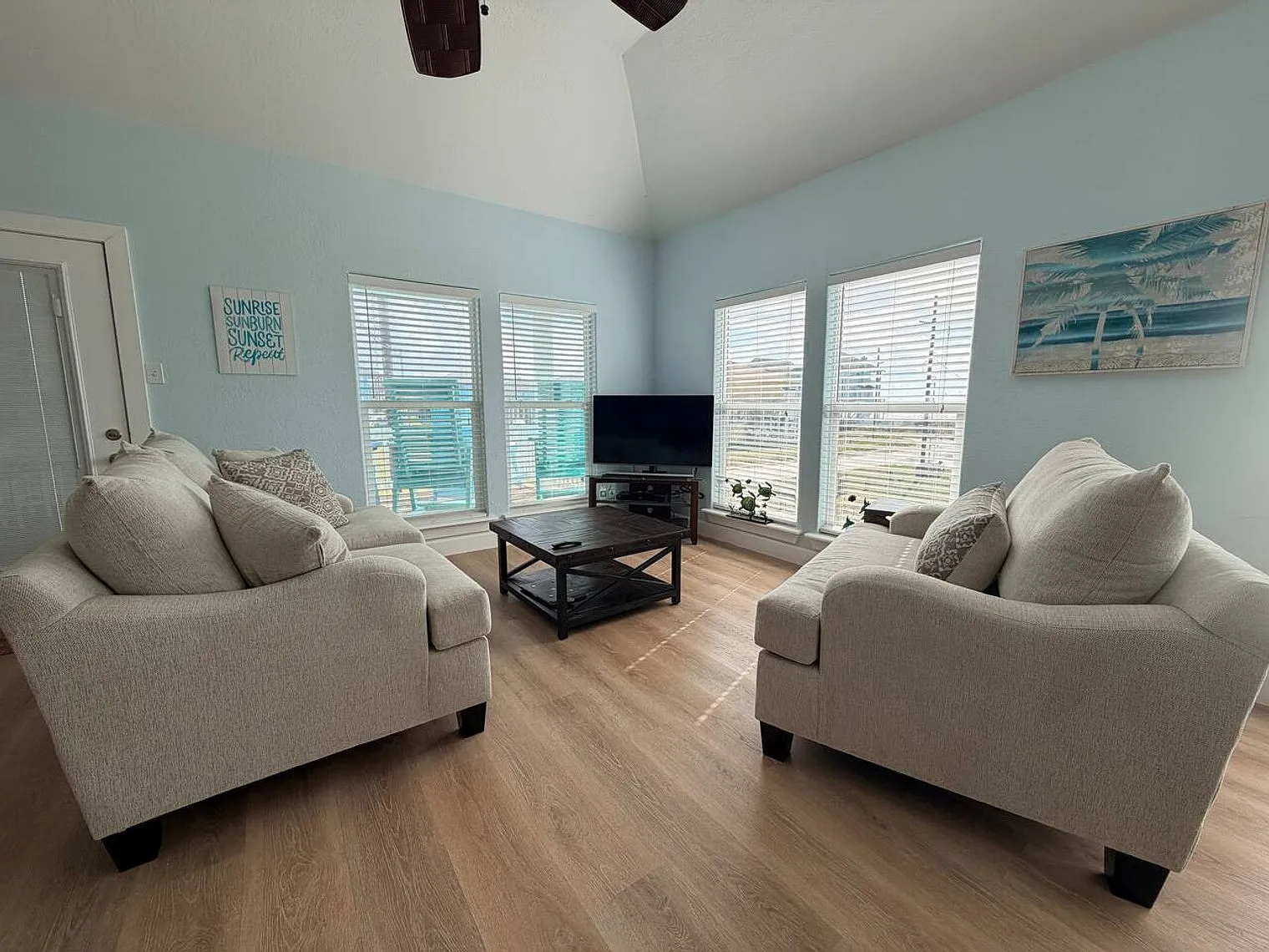 4 bed, 2.0 bath, 1808 sqft, $3,749 — Photo 1