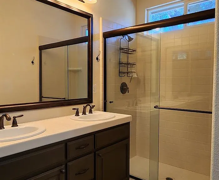 406 Endberg Dr — Photo 7