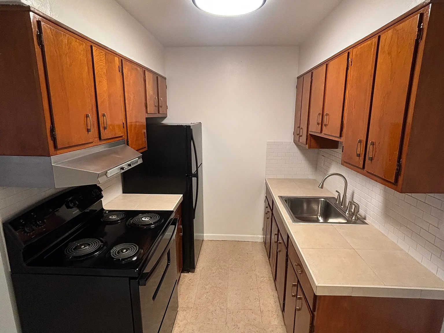 1 bed, 570 sqft, $900 — Photo 3