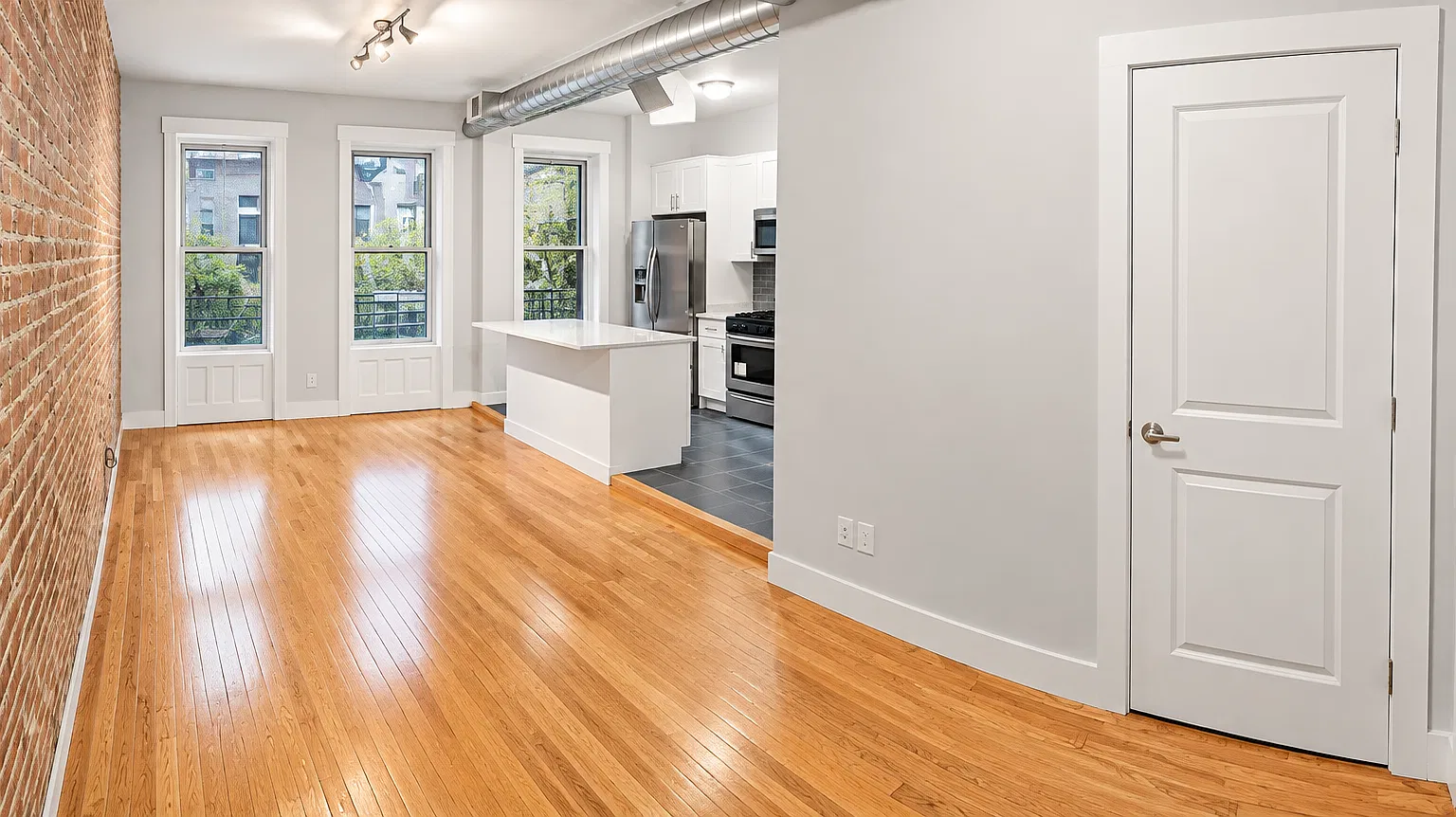 6564 Myrtle Ave — Photo 1
